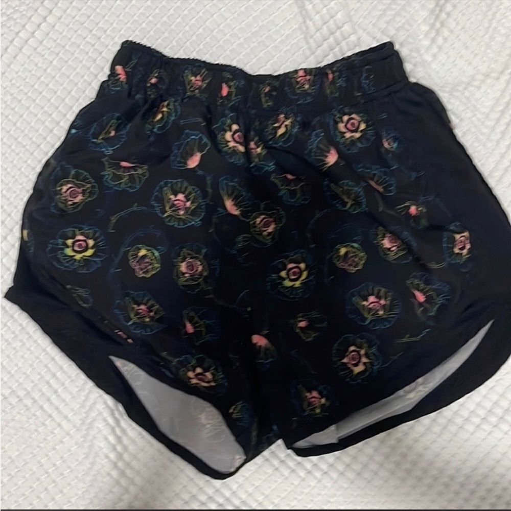 Nike xs shorts‎